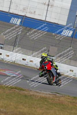 media/Nov-26-2022-Fastrack Riders (Sat) [[b001e85eef]]/Level 1/Session 3 Outside Turn 9/